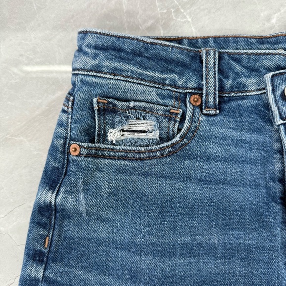 Women’s American Eagle Stretch Distressed Mom Short Jean Shorts Size 2 - Picture 4 of 16